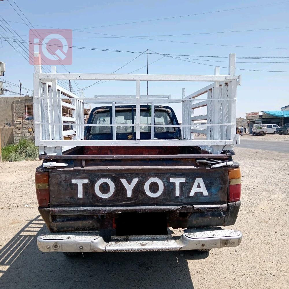 تويوتا هايلوكس